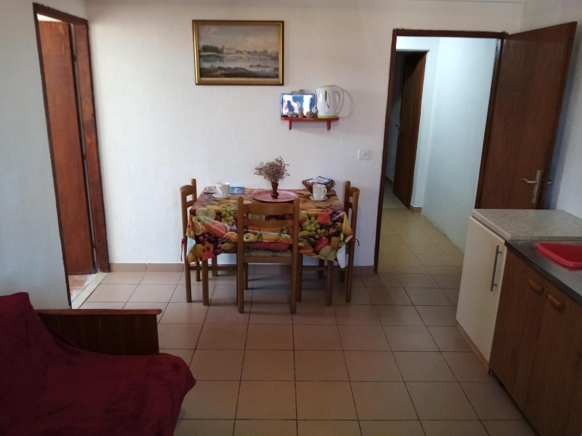 Seaside Terrace Apartments: Spacious Seaview with Free Amenities Sali Room photo